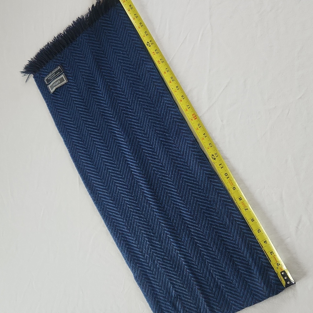 Vintage Eaton's Herringbone Scarf ❄️ - Picture 11 of 11